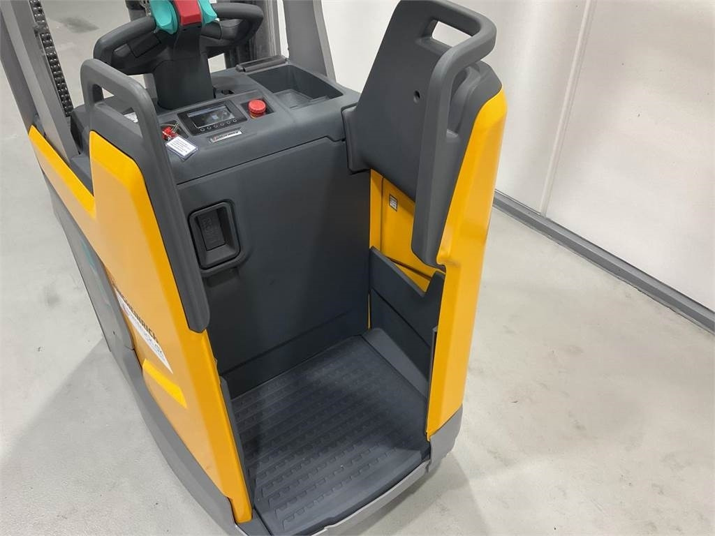 Jungheinrich ERC 214I - Slagač stoga: slika Jungheinrich ERC 214I - Slagač stoga Jungheinrich ERC 214I - Slagač stoga: slika Jungheinrich ERC 214I - Slagač stoga