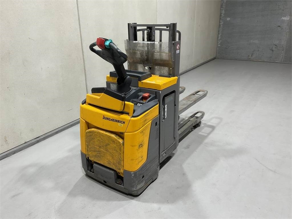 Jungheinrich ERD 220 - Slagač stoga: slika Jungheinrich ERD 220 - Slagač stoga Jungheinrich ERD 220 - Slagač stoga: slika Jungheinrich ERD 220 - Slagač stoga