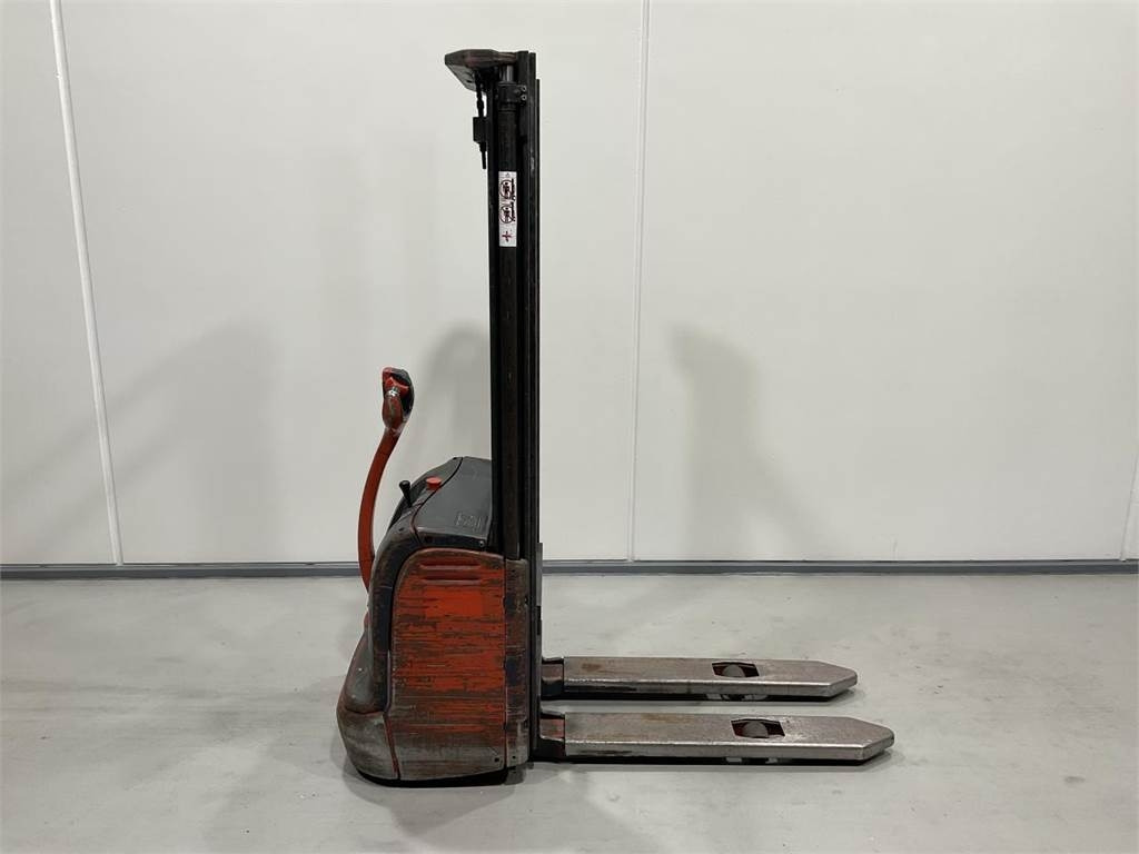 Linde L12 - Slagač stoga: slika Linde L12 - Slagač stoga Linde L12 - Slagač stoga: slika Linde L12 - Slagač stoga