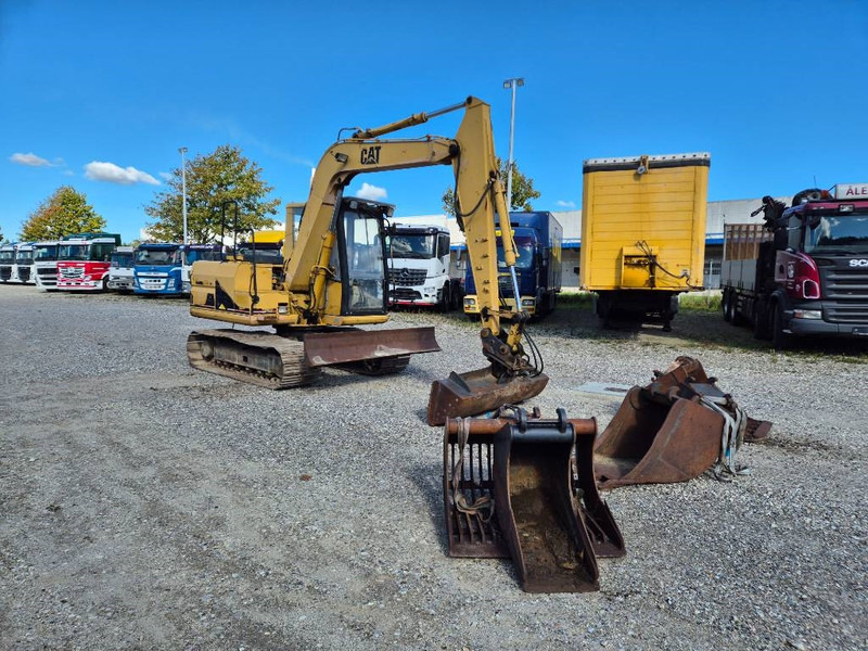 Cat 307 with extra buckets - Mini bager: slika Cat 307 with extra buckets - Mini bager Cat 307 with extra buckets - Mini bager: slika Cat 307 with extra buckets - Mini bager
