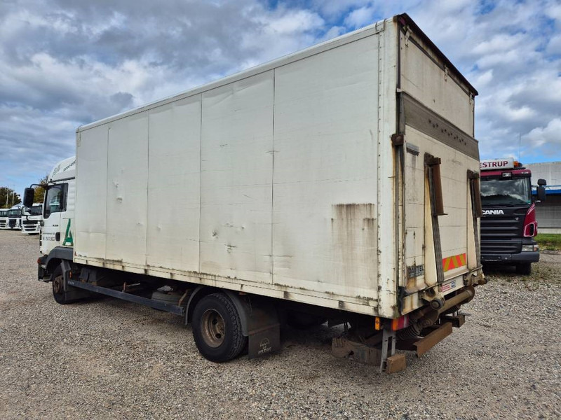 MAN TGL 10 / 12.180 4x2 with lift /ramp - Kamion sandučar: slika MAN TGL 10 / 12.180 4x2 with lift /ramp - Kamion sandučar MAN TGL 10 / 12.180 4x2 with lift /ramp - Kamion sandučar: slika MAN TGL 10 / 12.180 4x2 with lift /ramp - Kamion sandučar