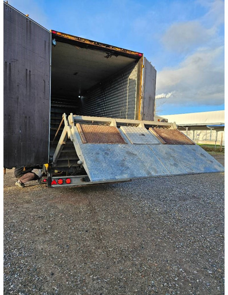Montracon Racing// machinetrailer // Living area - Poluprikolica s niskim utovarivačem: slika Montracon Racing// machinetrailer // Living area - Poluprikolica s niskim utovarivačem Montracon Racing// machinetrailer // Living area - Poluprikolica s niskim utovarivačem: slika Montracon Racing// machinetrailer // Living area - Poluprikolica s niskim utovarivačem