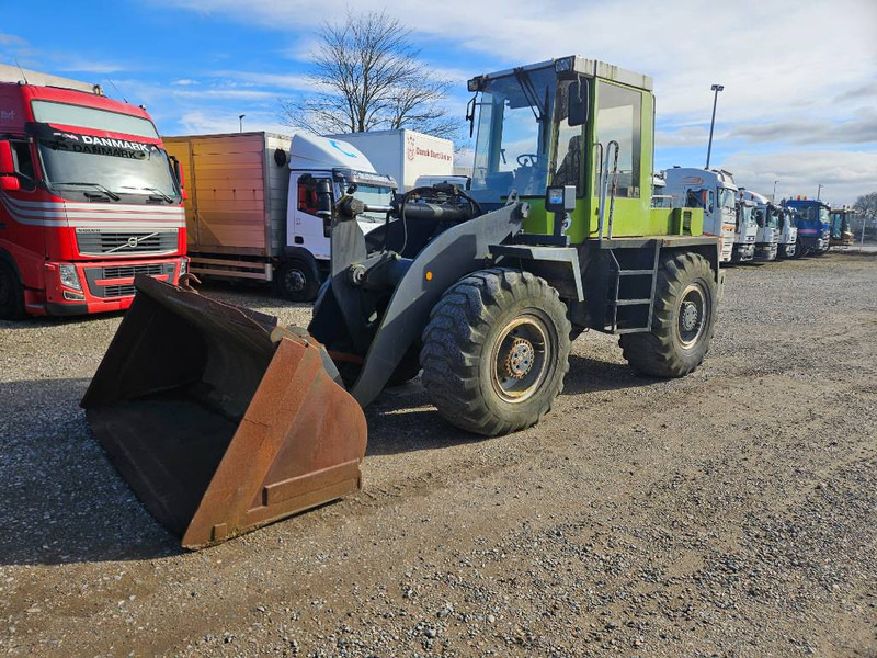 O & K L 15 + Bucket + Quickshift - Utovarivač na kotačima: slika O & K L 15 + Bucket + Quickshift - Utovarivač na kotačima O & K L 15 + Bucket + Quickshift - Utovarivač na kotačima: slika O & K L 15 + Bucket + Quickshift - Utovarivač na kotačima