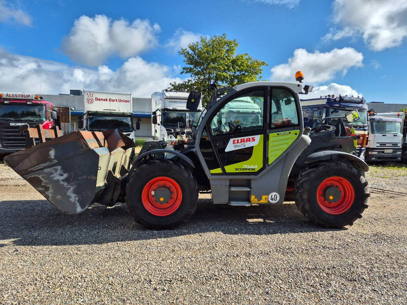 Claas Scorpion 7044 - Poljoprivredni strojevi: slika Claas Scorpion 7044 - Poljoprivredni strojevi Claas Scorpion 7044 - Poljoprivredni strojevi: slika Claas Scorpion 7044 - Poljoprivredni strojevi