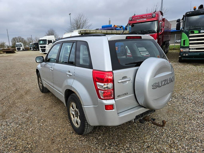 Suzuki Grand Vitara 2,0 GLX aut. Van 5d - Automobil: slika Suzuki Grand Vitara 2,0 GLX aut. Van 5d - Automobil Suzuki Grand Vitara 2,0 GLX aut. Van 5d - Automobil: slika Suzuki Grand Vitara 2,0 GLX aut. Van 5d - Automobil