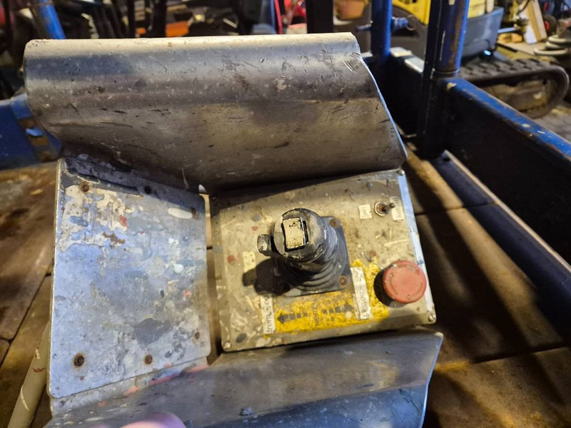 UpRight 2 persons lift - Škarasta podizna platforma: slika UpRight 2 persons lift - Škarasta podizna platforma UpRight 2 persons lift - Škarasta podizna platforma: slika UpRight 2 persons lift - Škarasta podizna platforma