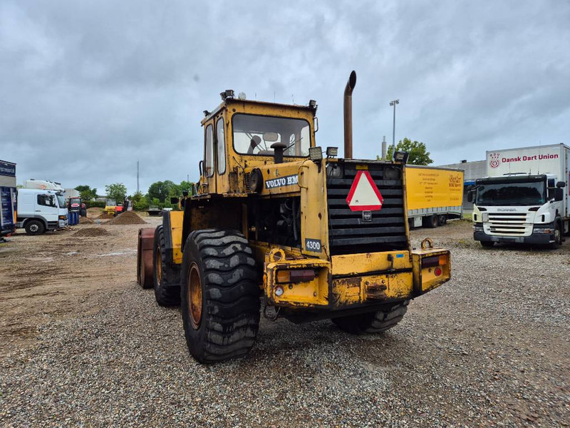 Volvo BM 4300 - Utovarivač na kotačima: slika Volvo BM 4300 - Utovarivač na kotačima Volvo BM 4300 - Utovarivač na kotačima: slika Volvo BM 4300 - Utovarivač na kotačima
