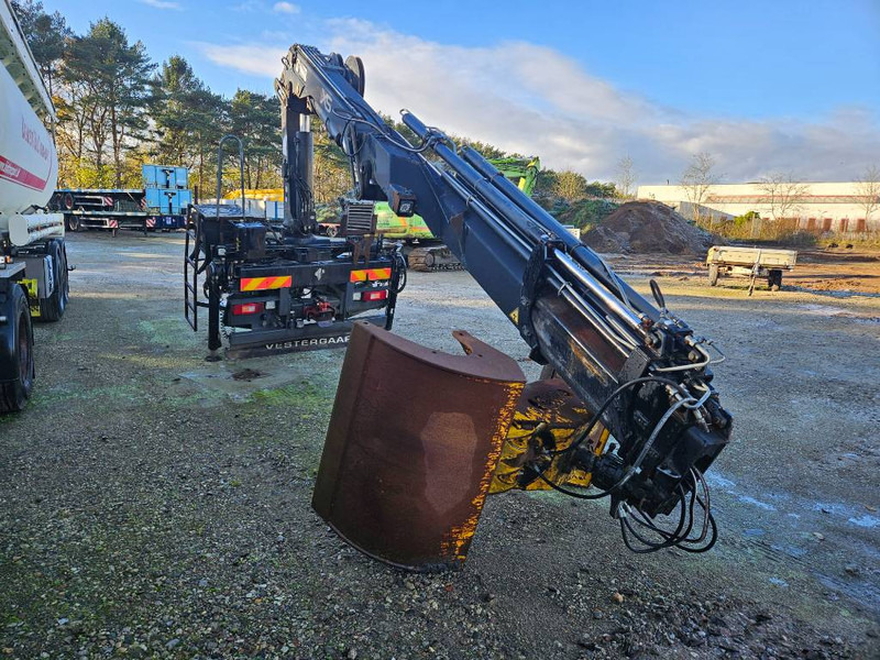 Volvo HIAB 166 E-4 Hipro - Kamion s kranom: slika Volvo HIAB 166 E-4 Hipro - Kamion s kranom Volvo HIAB 166 E-4 Hipro - Kamion s kranom: slika Volvo HIAB 166 E-4 Hipro - Kamion s kranom