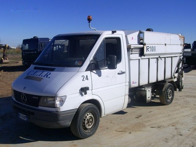 Mercedes-Benz 308 DT NG/35/35/C - Kamion za odvoz smeća: slika Mercedes-Benz 308 DT NG/35/35/C - Kamion za odvoz smeća Mercedes-Benz 308 DT NG/35/35/C - Kamion za odvoz smeća: slika Mercedes-Benz 308 DT NG/35/35/C - Kamion za odvoz smeća