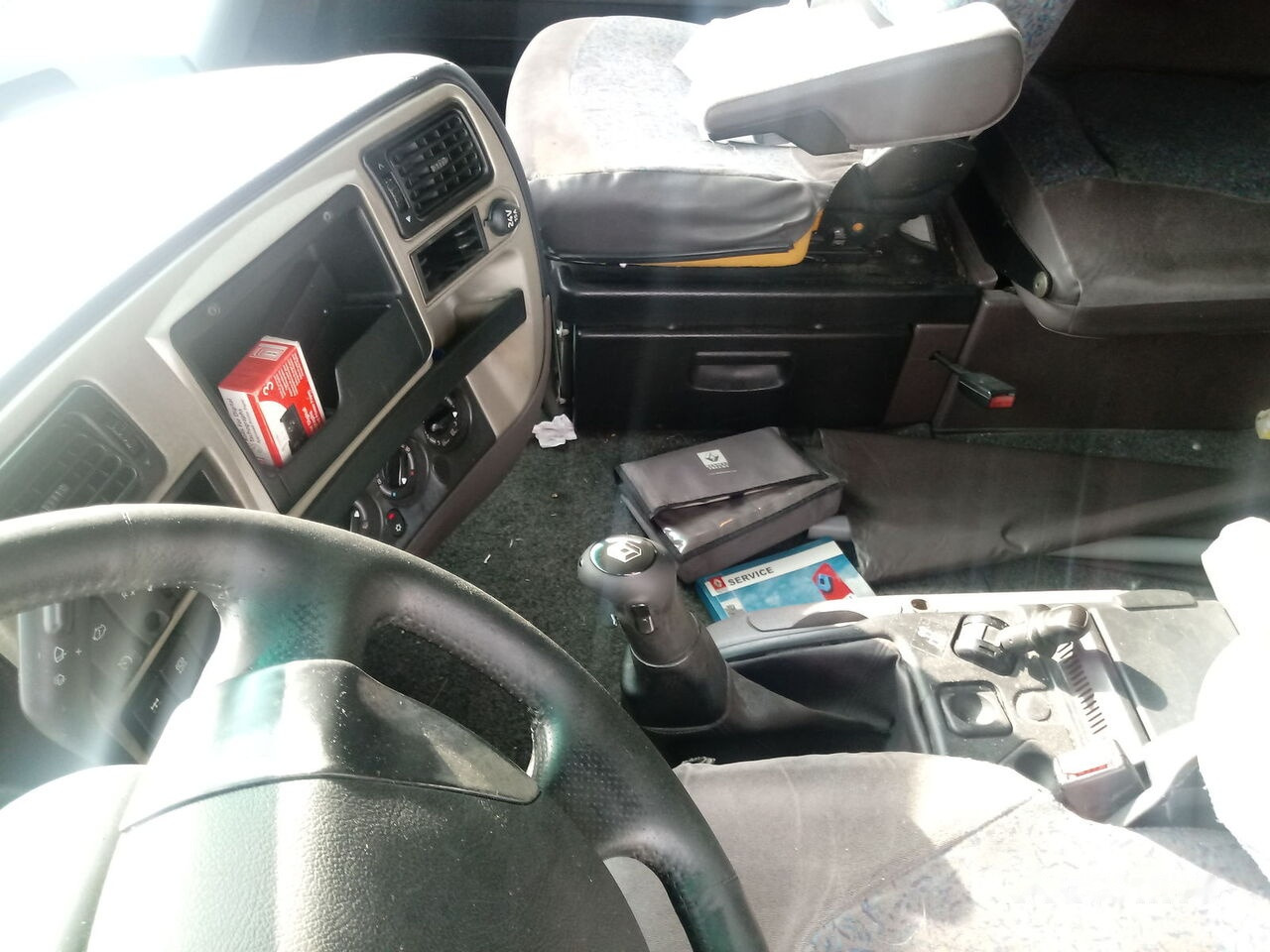 Tegljač Renault MAGNUM 500 DXI E.5: slika Tegljač Renault MAGNUM 500 DXI E.5 Tegljač Renault MAGNUM 500 DXI E.5: slika Tegljač Renault MAGNUM 500 DXI E.5