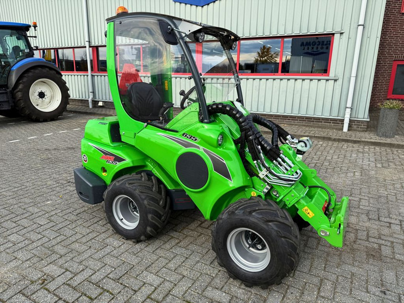 Avant 635i TDS - Utovarivač na kotačima: slika Avant 635i TDS - Utovarivač na kotačima Avant 635i TDS - Utovarivač na kotačima: slika Avant 635i TDS - Utovarivač na kotačima