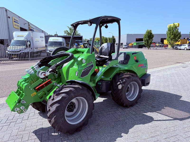 Novi Utovarivač na kotačima Avant 855i TDL 1900 kg 3.5 mtr: slika Novi Utovarivač na kotačima Avant 855i TDL 1900 kg 3.5 mtr