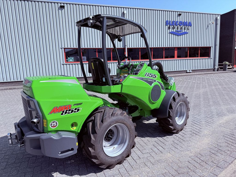 Novi Utovarivač na kotačima Avant 855i TDL 1900 kg 3.5 mtr: slika Novi Utovarivač na kotačima Avant 855i TDL 1900 kg 3.5 mtr