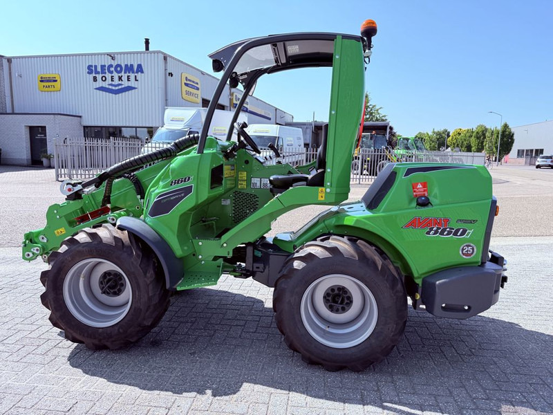 Avant 860i TDL + 1900kg 3.5 mtr 30km/h - Utovarivač na kotačima: slika Avant 860i TDL + 1900kg 3.5 mtr 30km/h - Utovarivač na kotačima Avant 860i TDL + 1900kg 3.5 mtr 30km/h - Utovarivač na kotačima: slika Avant 860i TDL + 1900kg 3.5 mtr 30km/h - Utovarivač na kotačima
