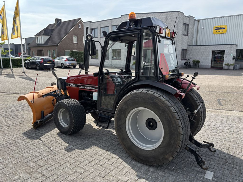 Case IH 2130 - Traktor: slika Case IH 2130 - Traktor Case IH 2130 - Traktor: slika Case IH 2130 - Traktor