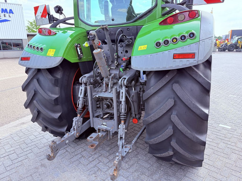 Fendt 718 Vario PowerPlus ONE - Traktor: slika Fendt 718 Vario PowerPlus ONE - Traktor Fendt 718 Vario PowerPlus ONE - Traktor: slika Fendt 718 Vario PowerPlus ONE - Traktor