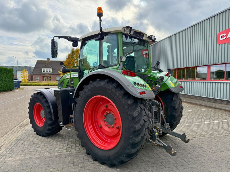 Fendt 724 Vario S4 Profiplus - Traktor: slika Fendt 724 Vario S4 Profiplus - Traktor Fendt 724 Vario S4 Profiplus - Traktor: slika Fendt 724 Vario S4 Profiplus - Traktor