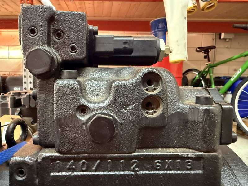 Kawasaki K3V112DTP Excavator Mainpump - Bager gusjeničar: slika Kawasaki K3V112DTP Excavator Mainpump - Bager gusjeničar Kawasaki K3V112DTP Excavator Mainpump - Bager gusjeničar: slika Kawasaki K3V112DTP Excavator Mainpump - Bager gusjeničar