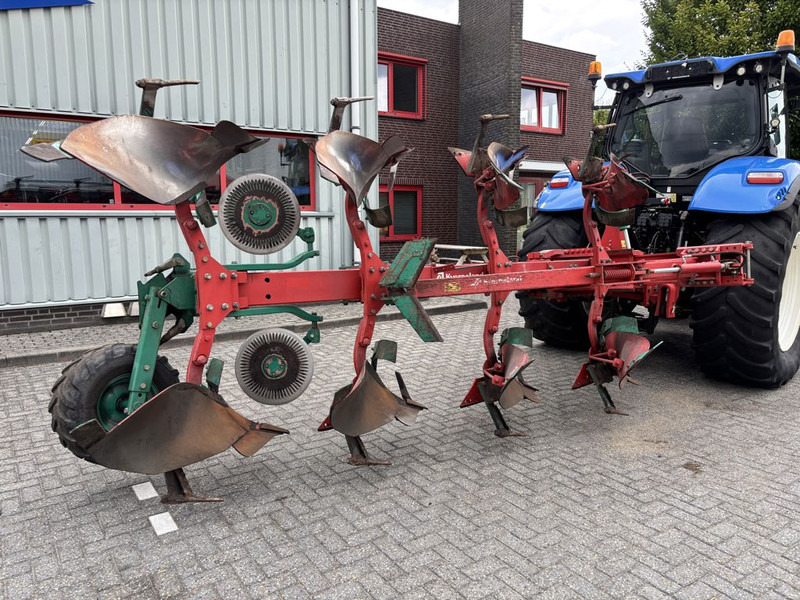 Kverneland LB100 4-Schaar Ploeg met Vorenpakker - Plug: slika Kverneland LB100 4-Schaar Ploeg met Vorenpakker - Plug Kverneland LB100 4-Schaar Ploeg met Vorenpakker - Plug: slika Kverneland LB100 4-Schaar Ploeg met Vorenpakker - Plug