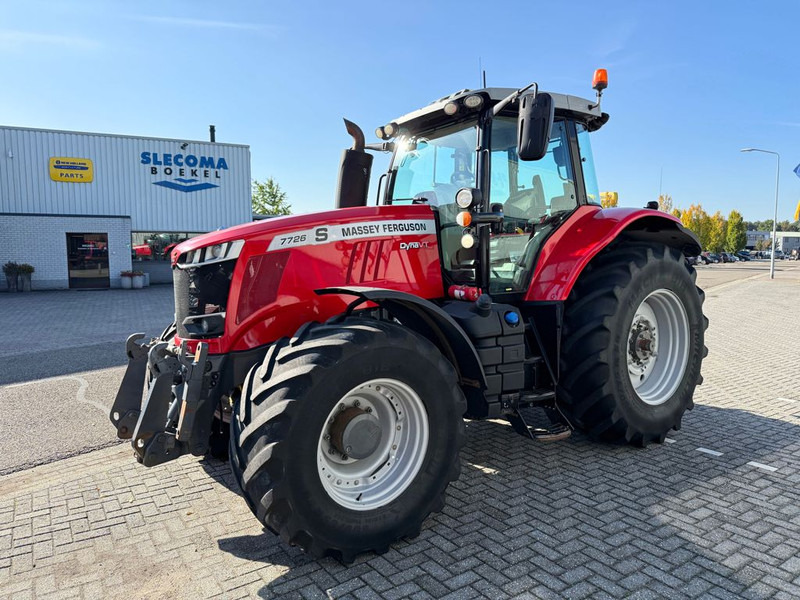 Massey Ferguson 7726S Dyna VT - Traktor: slika Massey Ferguson 7726S Dyna VT - Traktor Massey Ferguson 7726S Dyna VT - Traktor: slika Massey Ferguson 7726S Dyna VT - Traktor