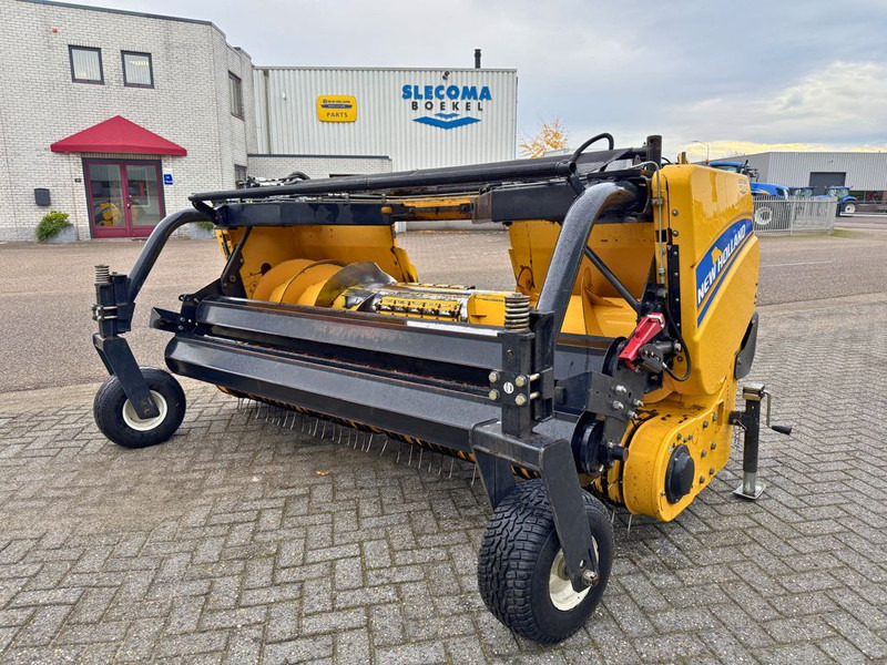 New Holland 300FPE Gras Pickup - Kombajn: slika New Holland 300FPE Gras Pickup - Kombajn New Holland 300FPE Gras Pickup - Kombajn: slika New Holland 300FPE Gras Pickup - Kombajn