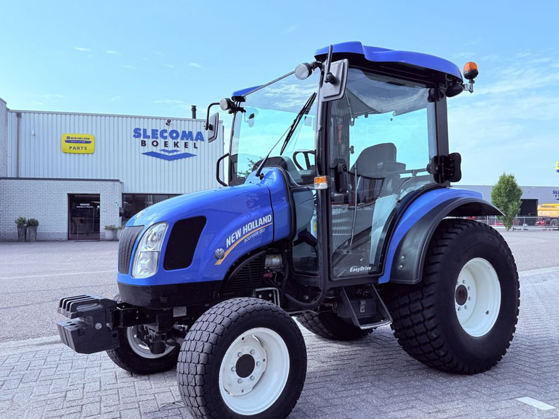 New Holland Boomer 45D Easy Drive - Traktor: slika New Holland Boomer 45D Easy Drive - Traktor New Holland Boomer 45D Easy Drive - Traktor: slika New Holland Boomer 45D Easy Drive - Traktor