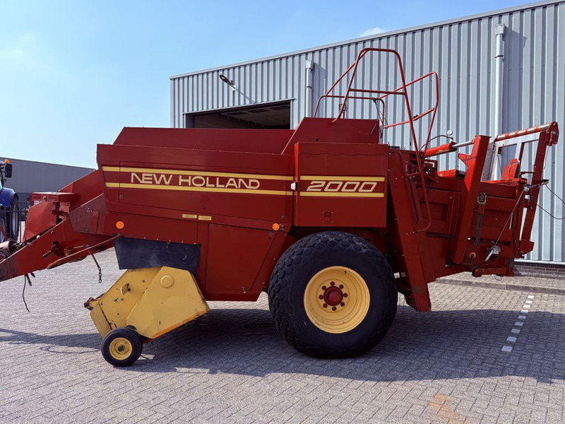 New Holland D2000 Big Baler - Kvadratna balirka: slika New Holland D2000 Big Baler - Kvadratna balirka New Holland D2000 Big Baler - Kvadratna balirka: slika New Holland D2000 Big Baler - Kvadratna balirka