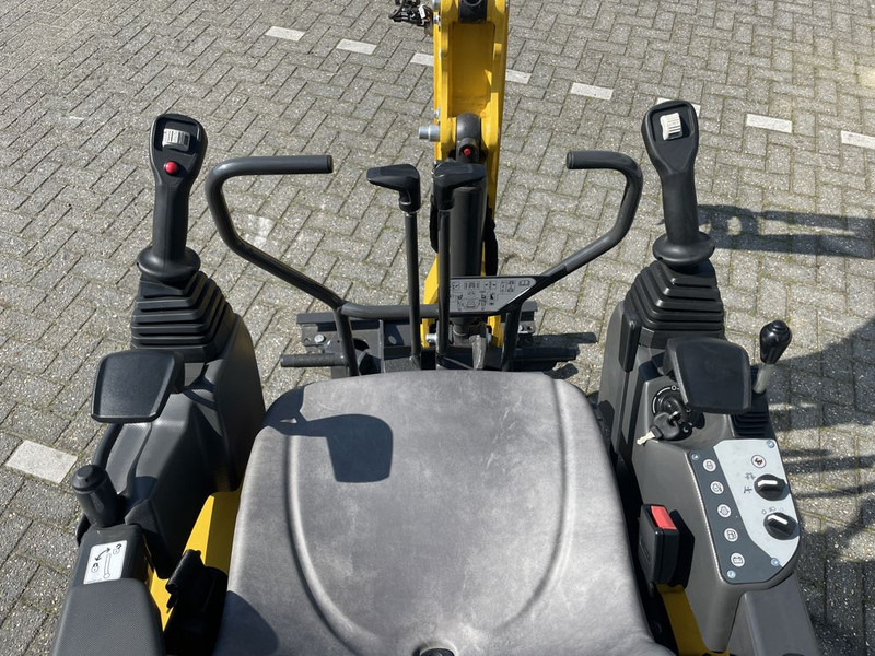 New Holland E12D Minigraver - Mini bager: slika New Holland E12D Minigraver - Mini bager New Holland E12D Minigraver - Mini bager: slika New Holland E12D Minigraver - Mini bager