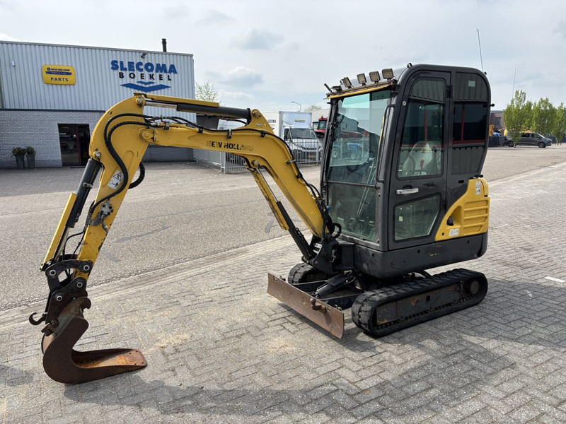 New Holland E18C Minigraver - Mini bager: slika New Holland E18C Minigraver - Mini bager New Holland E18C Minigraver - Mini bager: slika New Holland E18C Minigraver - Mini bager
