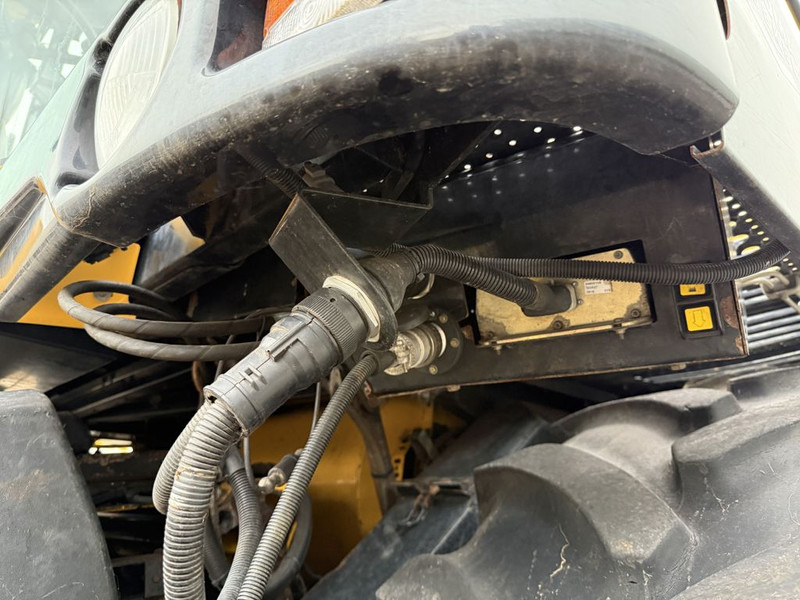 Silažni kombajn New Holland FR9050: slika Silažni kombajn New Holland FR9050