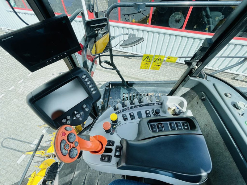 Silažni kombajn New Holland FR9050: slika Silažni kombajn New Holland FR9050