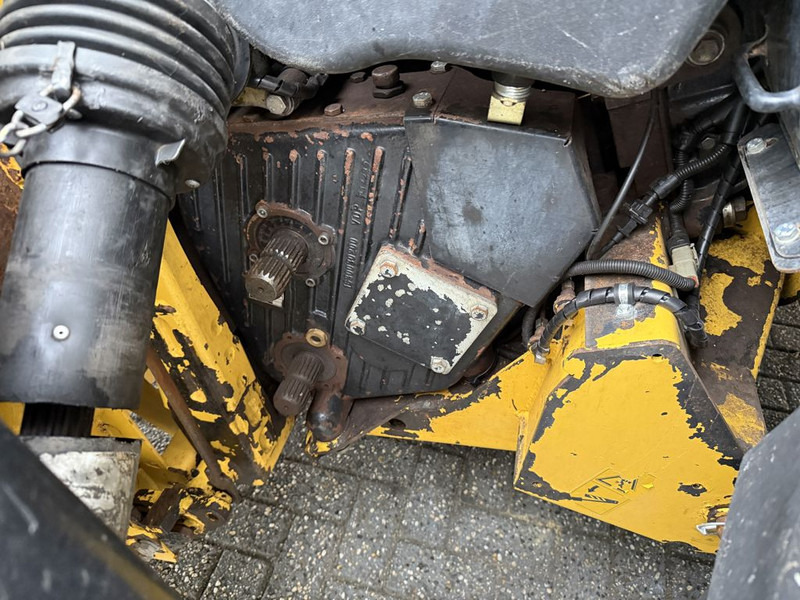 Silažni kombajn New Holland FR9050: slika Silažni kombajn New Holland FR9050