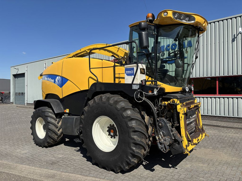 New Holland FR9050 - Silažni kombajn: slika New Holland FR9050 - Silažni kombajn New Holland FR9050 - Silažni kombajn: slika New Holland FR9050 - Silažni kombajn