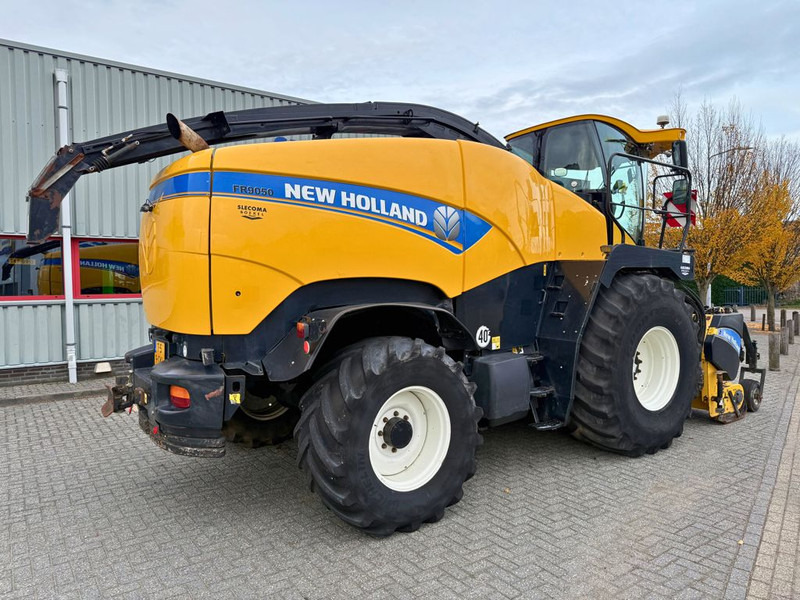 New Holland FR9050 - Silažni kombajn: slika New Holland FR9050 - Silažni kombajn New Holland FR9050 - Silažni kombajn: slika New Holland FR9050 - Silažni kombajn