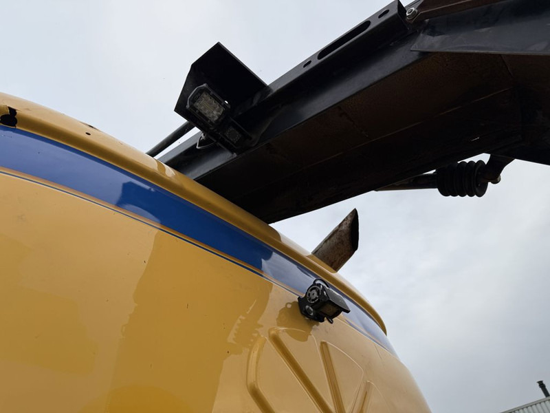 Silažni kombajn New Holland FR9050: slika Silažni kombajn New Holland FR9050