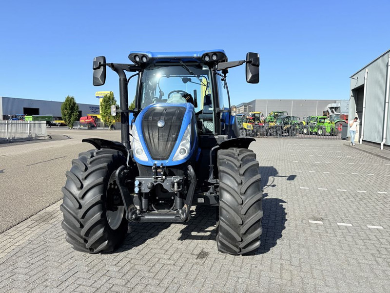 New Holland T5.140 Dynamic Command - Traktor: slika New Holland T5.140 Dynamic Command - Traktor New Holland T5.140 Dynamic Command - Traktor: slika New Holland T5.140 Dynamic Command - Traktor
