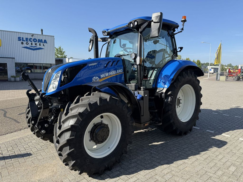 New Holland T6.180 AC Stage V - Traktor: slika New Holland T6.180 AC Stage V - Traktor New Holland T6.180 AC Stage V - Traktor: slika New Holland T6.180 AC Stage V - Traktor