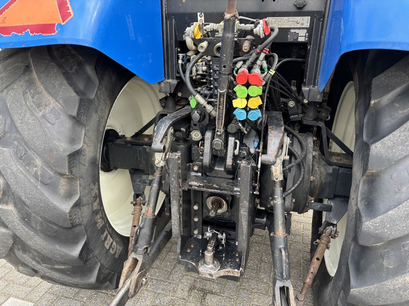 Traktor New Holland T6080 Power Command: slika Traktor New Holland T6080 Power Command