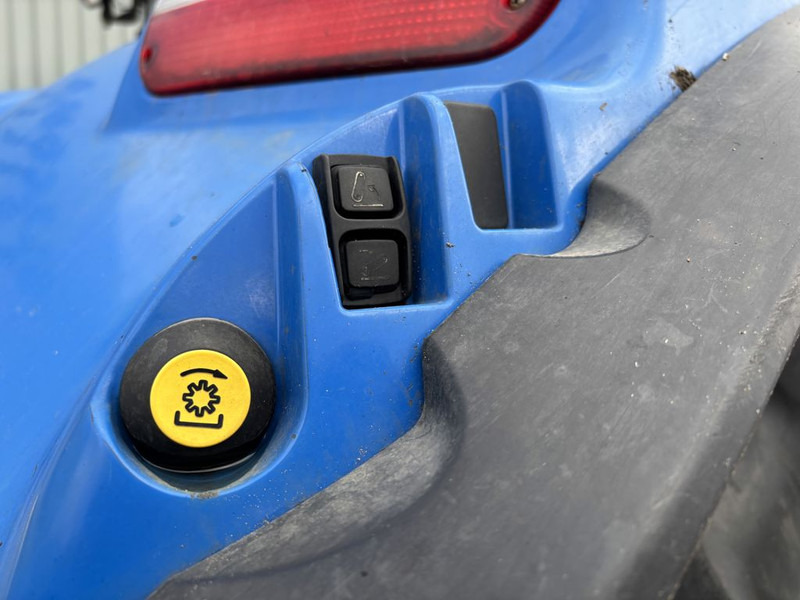 Traktor New Holland T6080 Power Command: slika Traktor New Holland T6080 Power Command