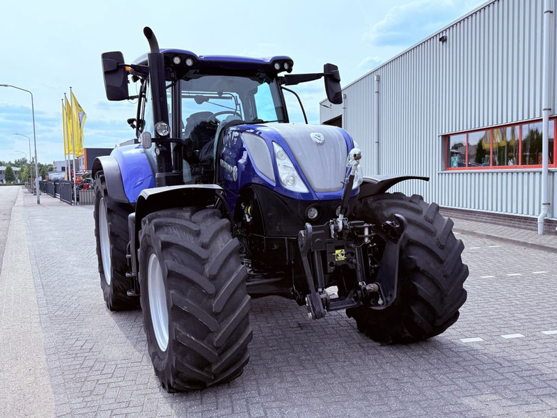 New Holland T7.270 AutoCommand Blue Power – Stage V - Traktor: slika New Holland T7.270 AutoCommand Blue Power – Stage V - Traktor New Holland T7.270 AutoCommand Blue Power – Stage V - Traktor: slika New Holland T7.270 AutoCommand Blue Power – Stage V - Traktor