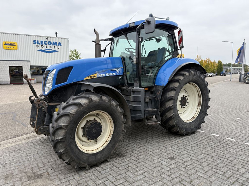 New Holland T7050 Power Command - Traktor: slika New Holland T7050 Power Command - Traktor New Holland T7050 Power Command - Traktor: slika New Holland T7050 Power Command - Traktor
