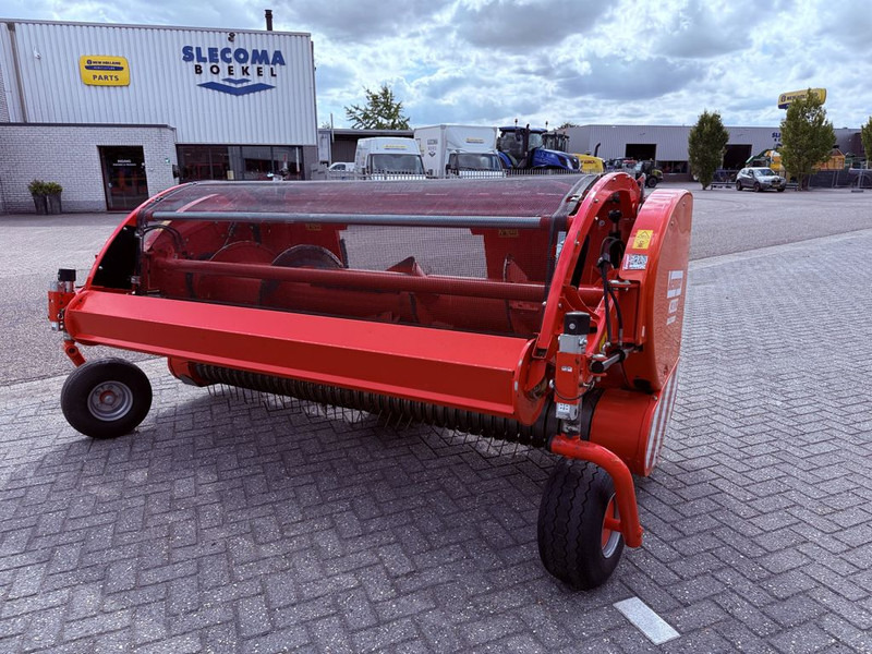 Kemper PICKUP C3003 fit New Holland FR - Priključak: slika Kemper PICKUP C3003 fit New Holland FR - Priključak Kemper PICKUP C3003 fit New Holland FR - Priključak: slika Kemper PICKUP C3003 fit New Holland FR - Priključak