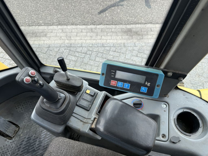 Utovarivač na kotačima Volvo L30B Pro Shovel: slika Utovarivač na kotačima Volvo L30B Pro Shovel
