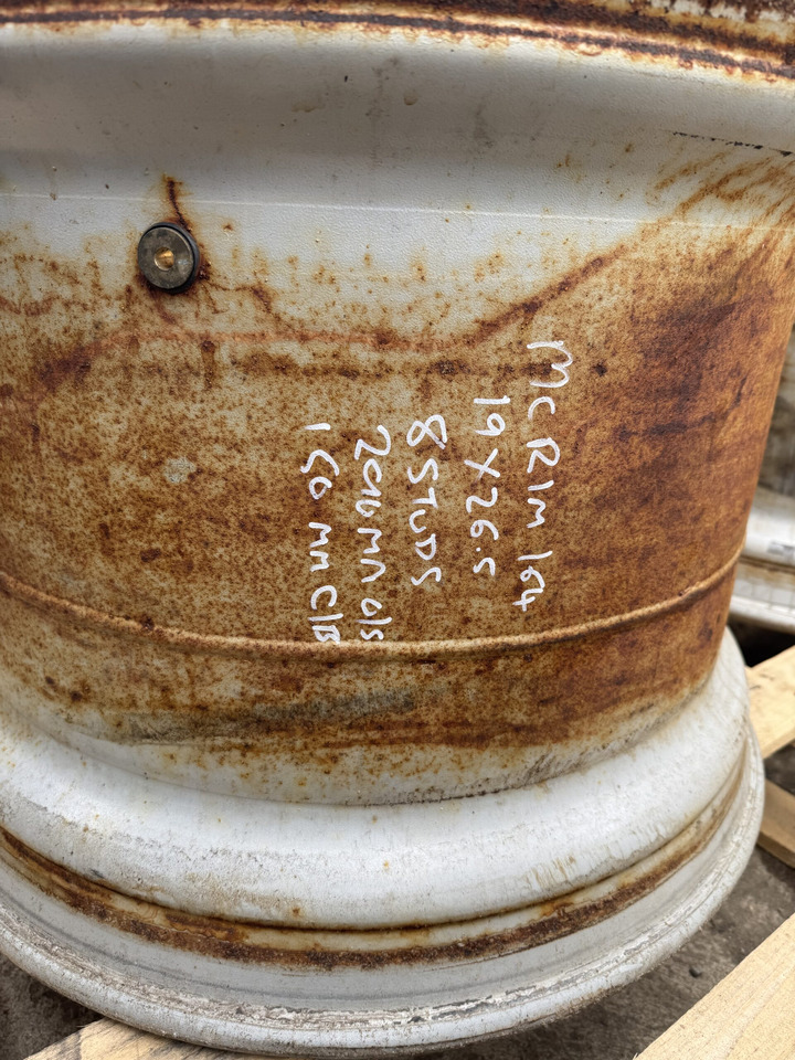 19X26.5 Used Silver Rim - Felga: slika 19X26.5 Used Silver Rim - Felga 19X26.5 Used Silver Rim - Felga: slika 19X26.5 Used Silver Rim - Felga
