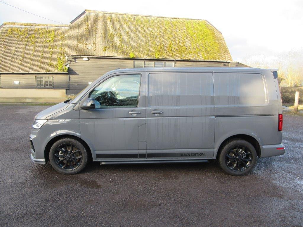 2025 Volkswagen Transporter Black Edition 2.0 BiDI 204 Sportline - Furgon: slika 2025 Volkswagen Transporter Black Edition 2.0 BiDI 204 Sportline - Furgon 2025 Volkswagen Transporter Black Edition 2.0 BiDI 204 Sportline - Furgon: slika 2025 Volkswagen Transporter Black Edition 2.0 BiDI 204 Sportline - Furgon