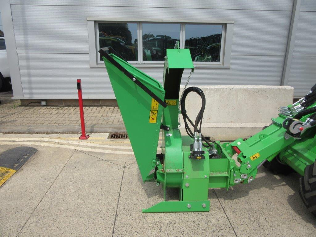 AVANT WOOD CHIPPER CH100 - Zglobni utovarivač: slika AVANT WOOD CHIPPER CH100 - Zglobni utovarivač AVANT WOOD CHIPPER CH100 - Zglobni utovarivač: slika AVANT WOOD CHIPPER CH100 - Zglobni utovarivač