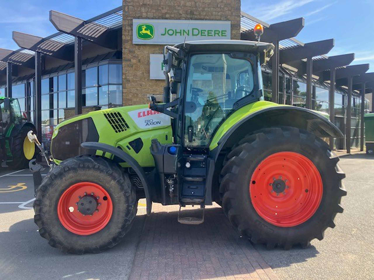 Claas Axion 810 - Traktor: slika Claas Axion 810 - Traktor Claas Axion 810 - Traktor: slika Claas Axion 810 - Traktor