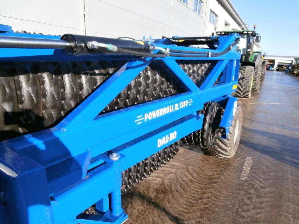 Dalbo 12.3mtr Power Rolls XL - Valjak za poljoprivredna gospodarstva: slika Dalbo 12.3mtr Power Rolls XL - Valjak za poljoprivredna gospodarstva Dalbo 12.3mtr Power Rolls XL - Valjak za poljoprivredna gospodarstva: slika Dalbo 12.3mtr Power Rolls XL - Valjak za poljoprivredna gospodarstva
