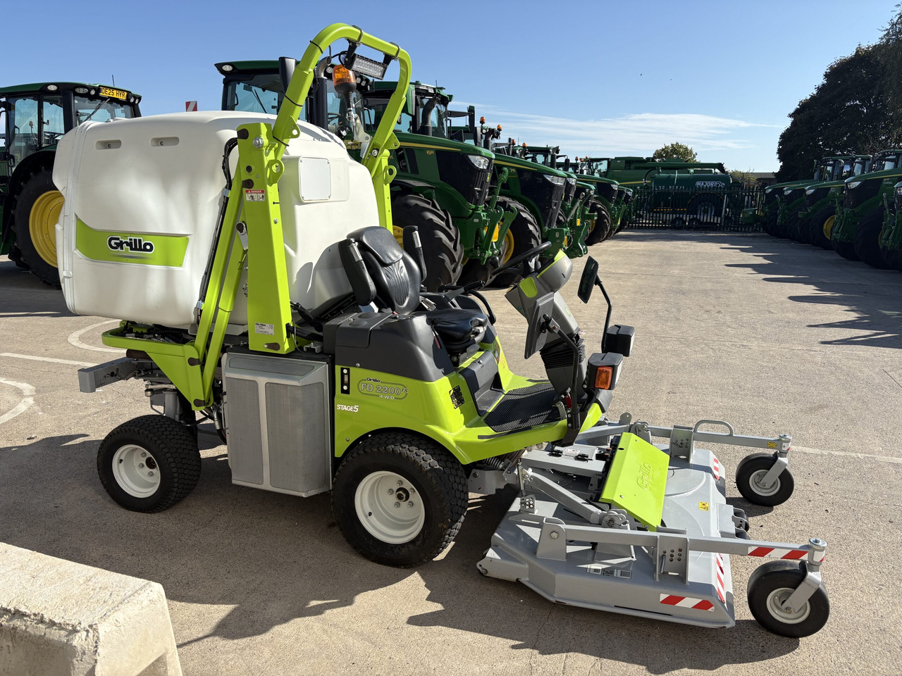 Grillo FD2200TS Cut and Collect - Vrtna kosilica: slika Grillo FD2200TS Cut and Collect - Vrtna kosilica Grillo FD2200TS Cut and Collect - Vrtna kosilica: slika Grillo FD2200TS Cut and Collect - Vrtna kosilica