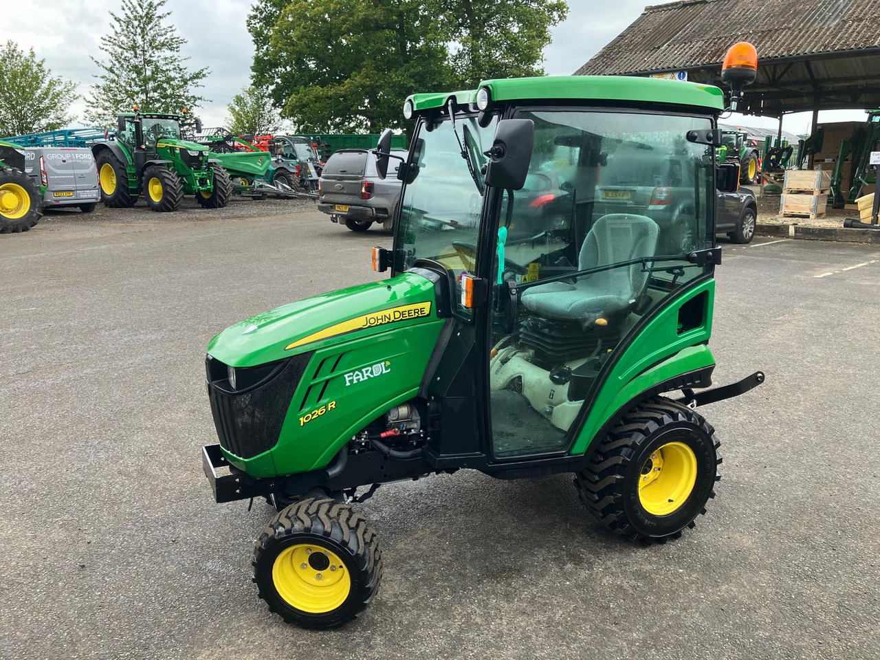 John Deere 1026R compact tractor - Mali traktor: slika John Deere 1026R compact tractor - Mali traktor John Deere 1026R compact tractor - Mali traktor: slika John Deere 1026R compact tractor - Mali traktor